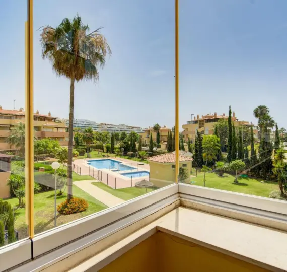 Продажа апартаментов на среднем этаже в La Cala de Mijas