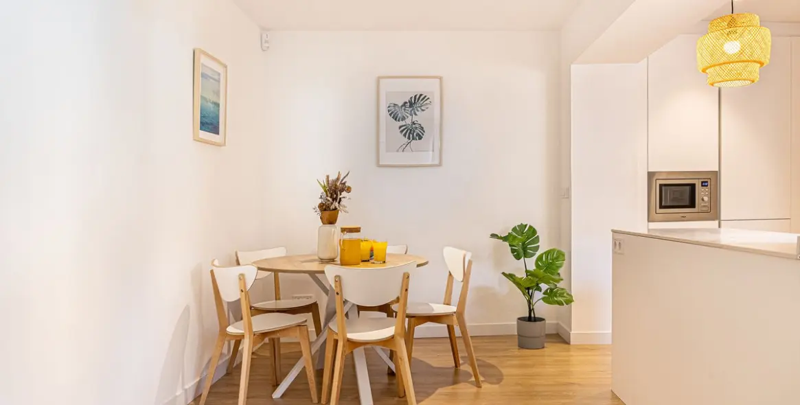 Sale of middle floor apartment in Málaga 3