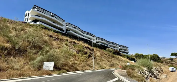 Sale of middle floor apartment in Rincón de la Victoria 1