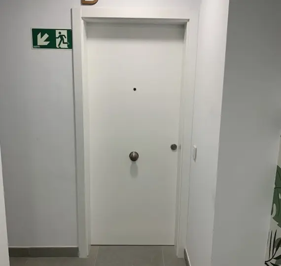 Sale of middle floor apartment in Rincón de la Victoria