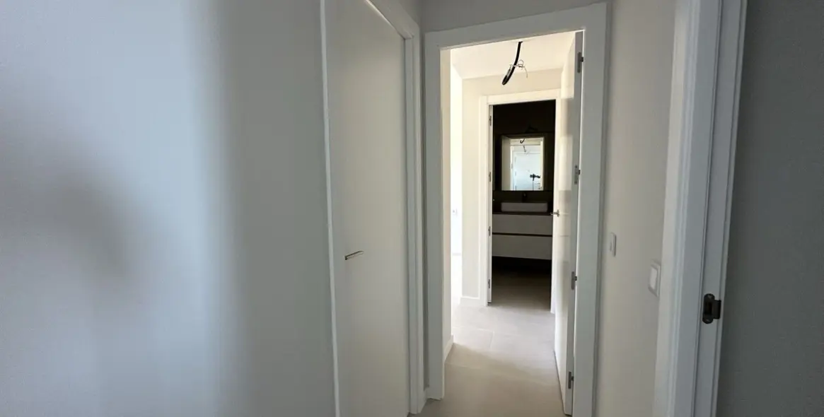 Sale of middle floor apartment in Rincón de la Victoria 8