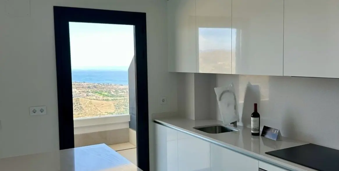 Sale of middle floor apartment in Rincón de la Victoria 9