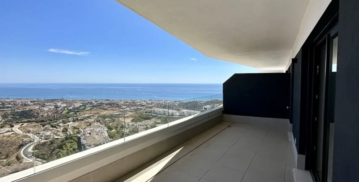 Sale of middle floor apartment in Rincón de la Victoria 14