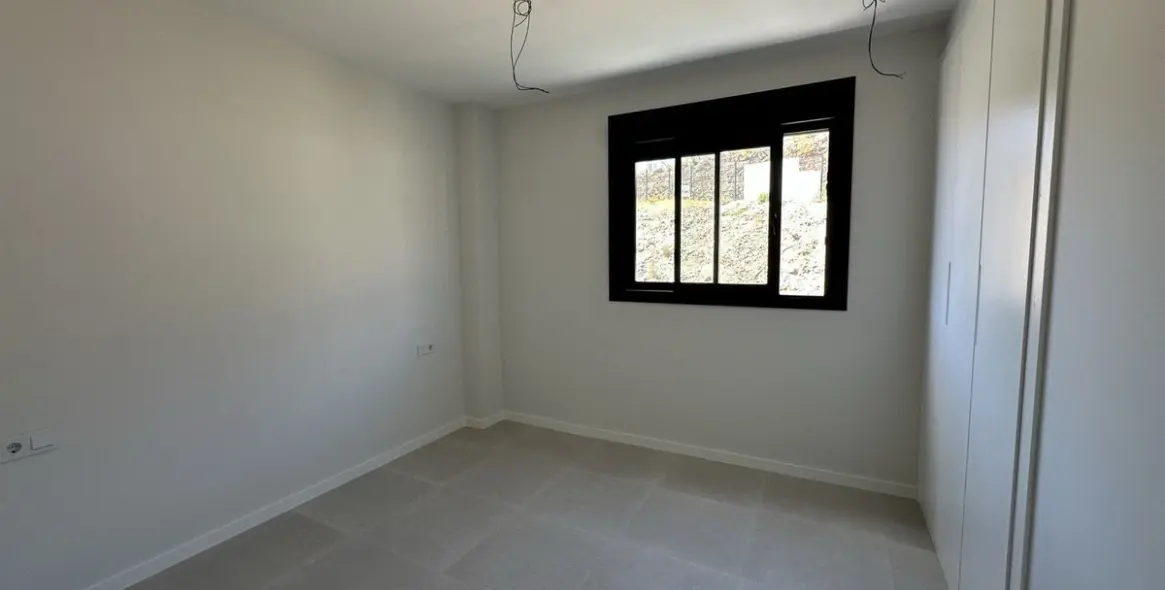 Sale of middle floor apartment in Rincón de la Victoria 18