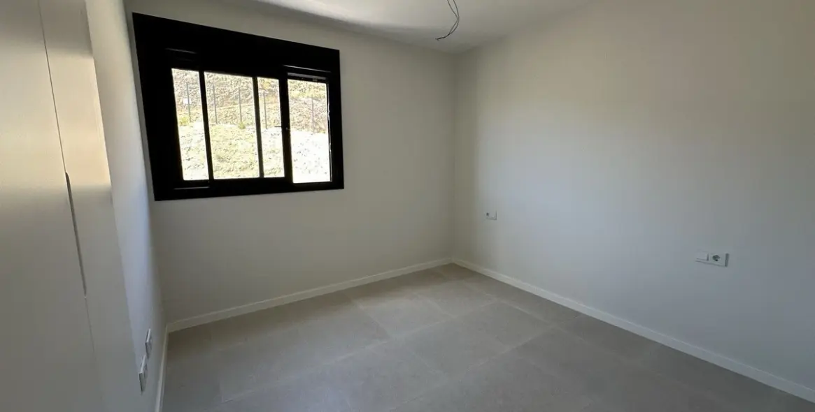 Sale of middle floor apartment in Rincón de la Victoria 19