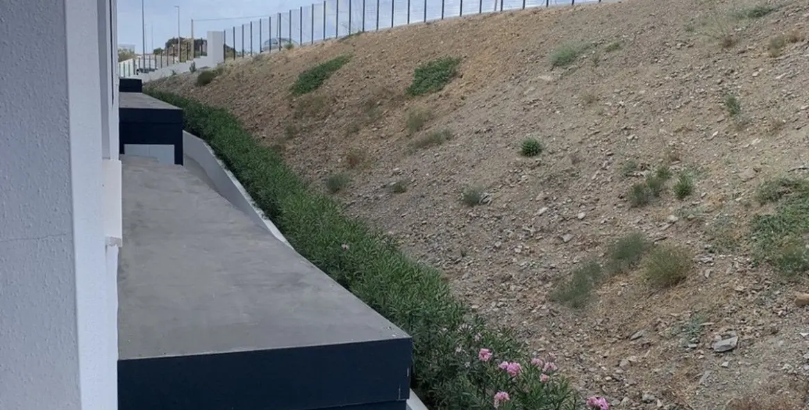 Sale of middle floor apartment in Rincón de la Victoria 23