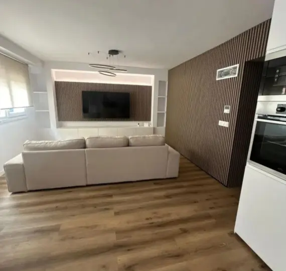 Sale of middle floor apartment in Estepona