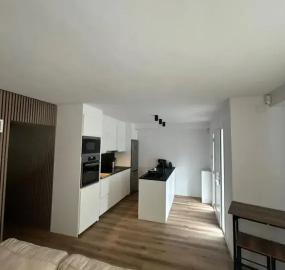 Sale of middle floor apartment in Estepona