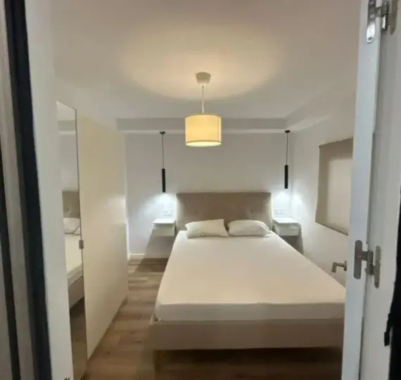 Sale of middle floor apartment in Estepona