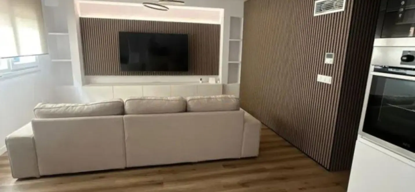 Продажа апартаментов на среднем этаже в Estepona 0