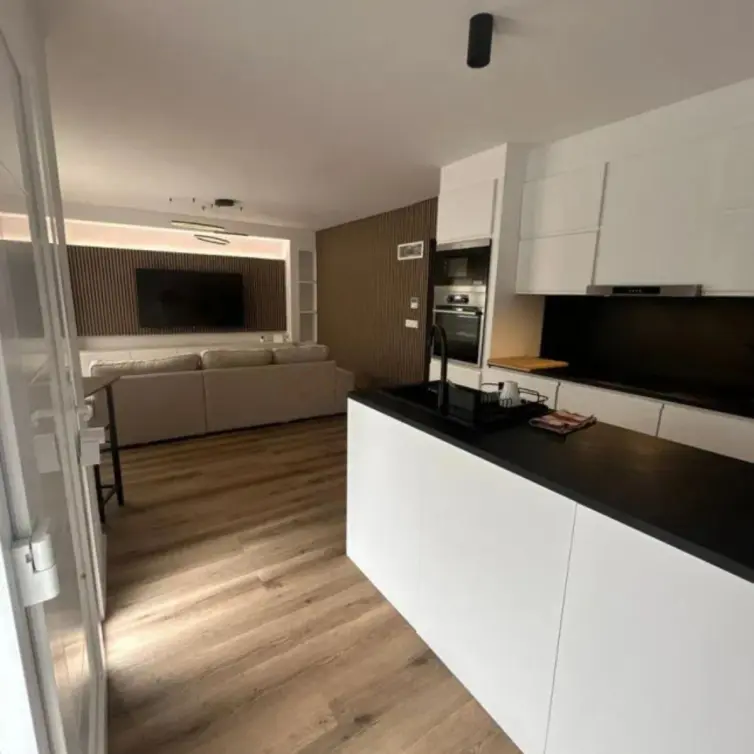Продажа апартаментов на среднем этаже в Estepona