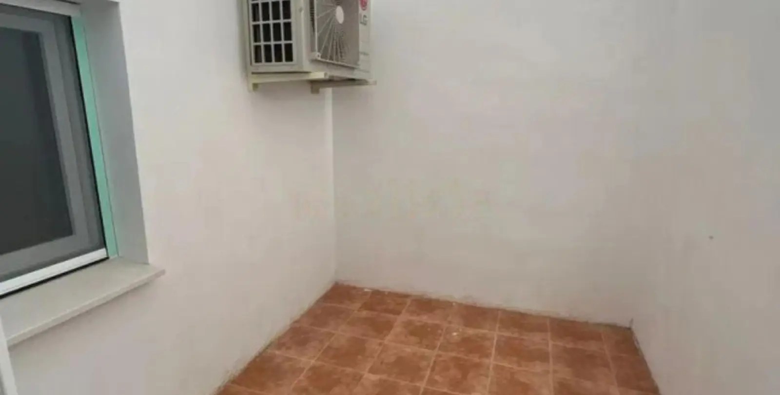 Sale of middle floor apartment in Estepona 7
