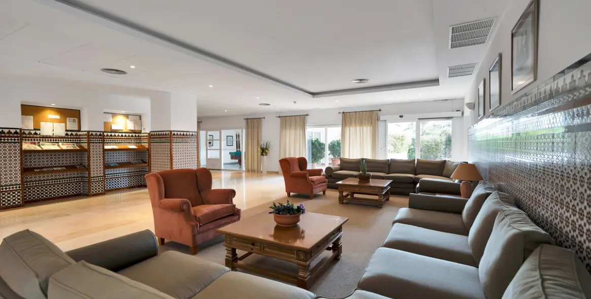 Sale of middle floor apartment in Estepona 6