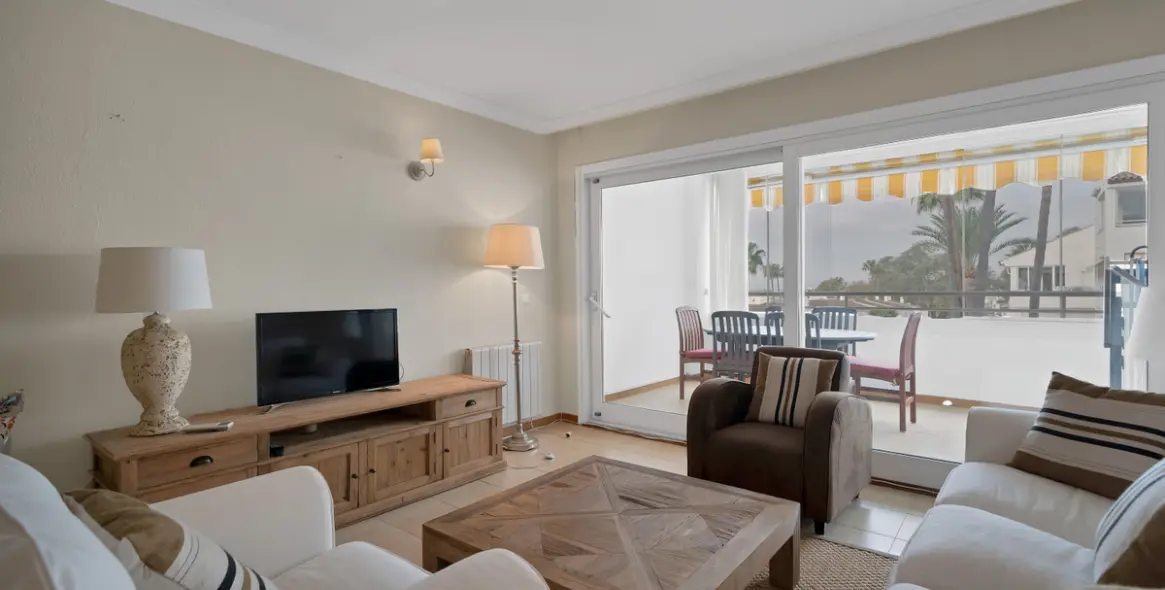 Sale of middle floor apartment in Estepona 9