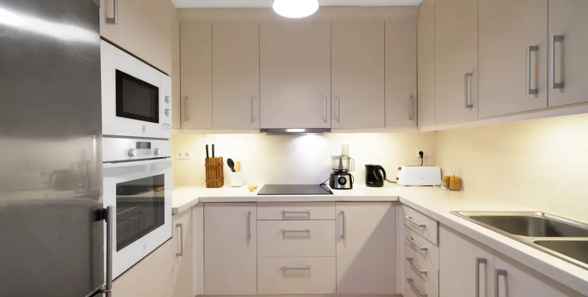 Sale of middle floor apartment in Estepona 20