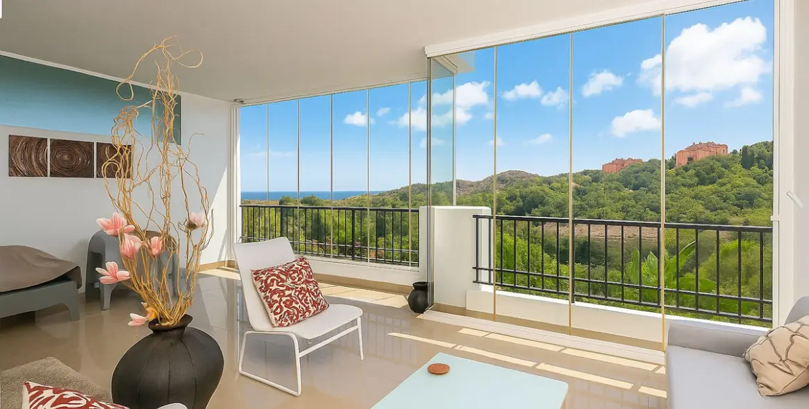 Sale of middle floor apartment in Elviria 1