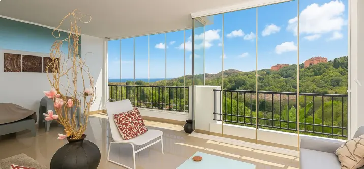 Sale of middle floor apartment in Elviria 0