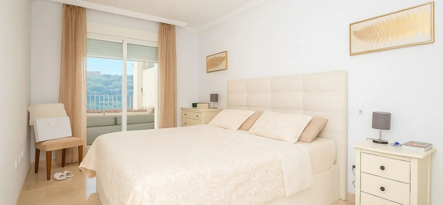 Venta de apartamento en planta media en Elviria 3