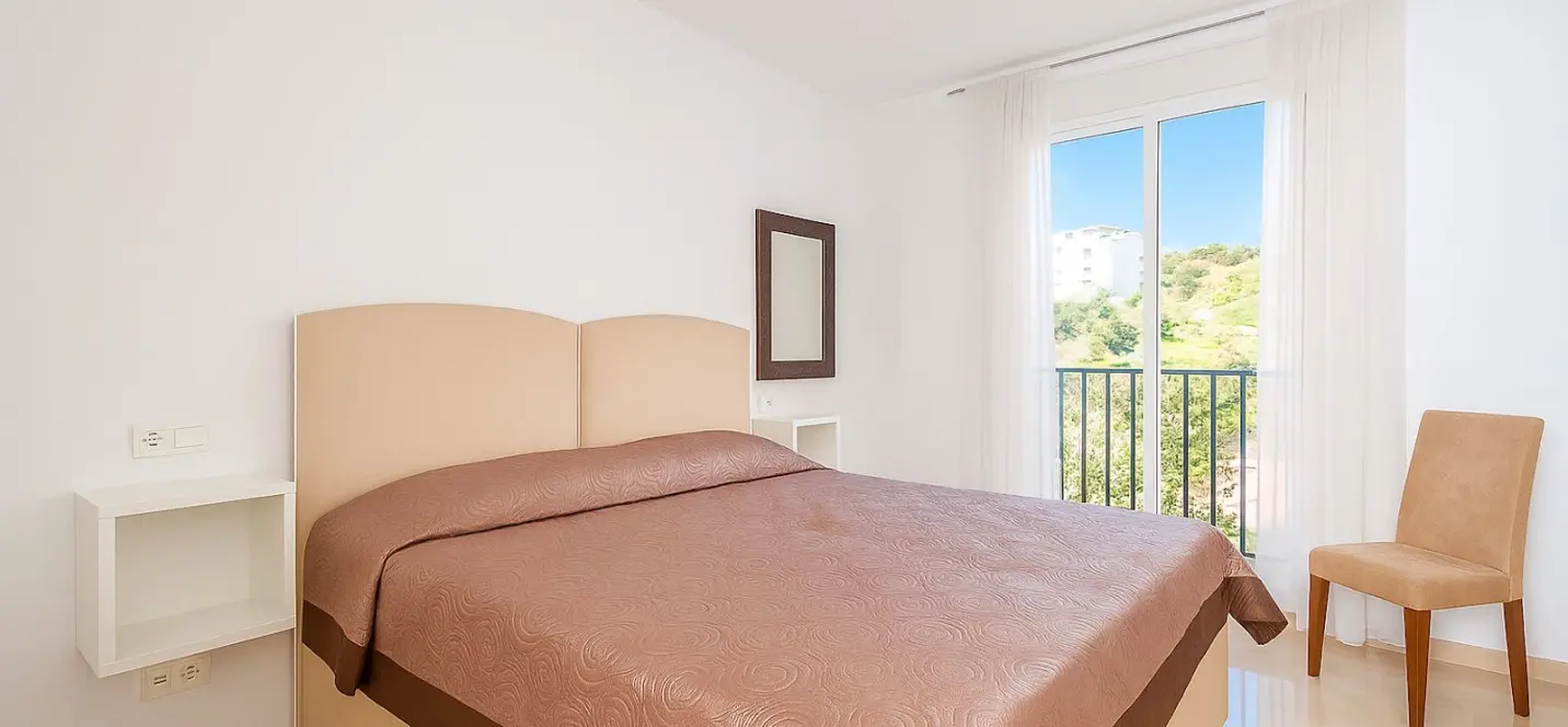 Venta de apartamento en planta media en Elviria 4