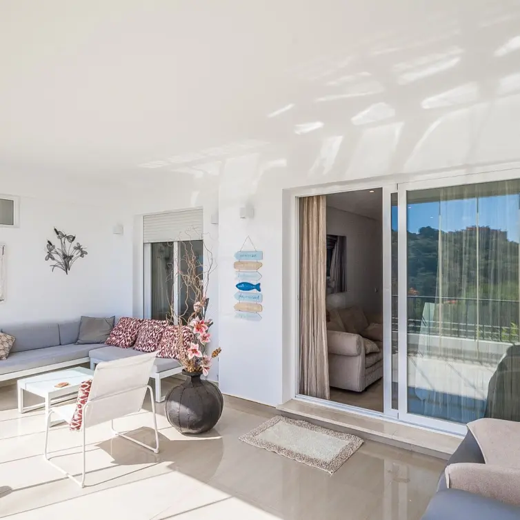 Venta de apartamento en planta media en Elviria