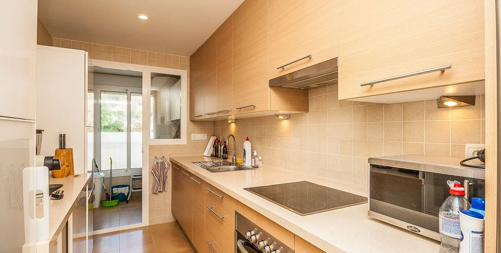 Sale of middle floor apartment in Elviria 11