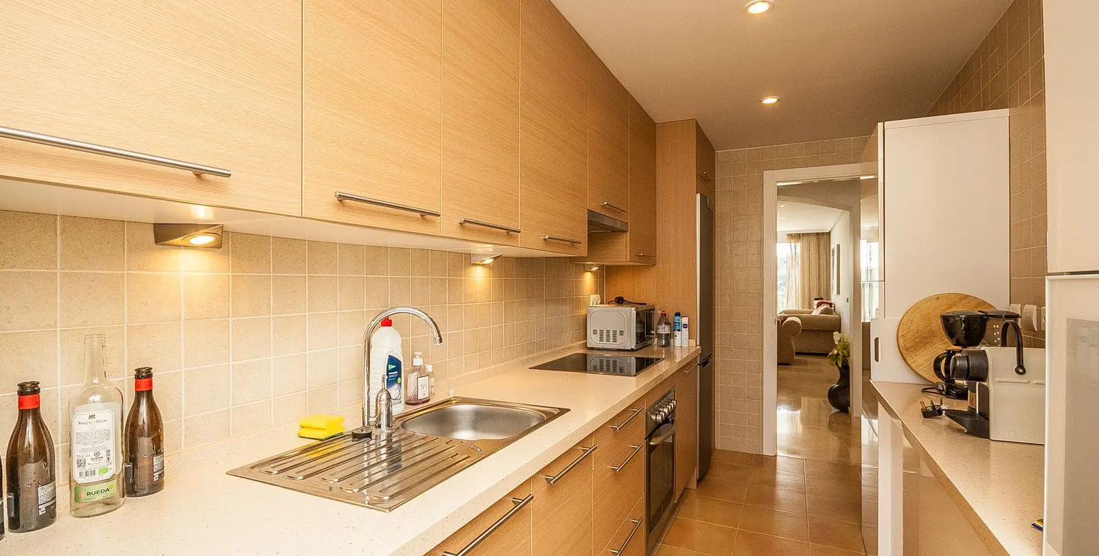 Sale of middle floor apartment in Elviria 12