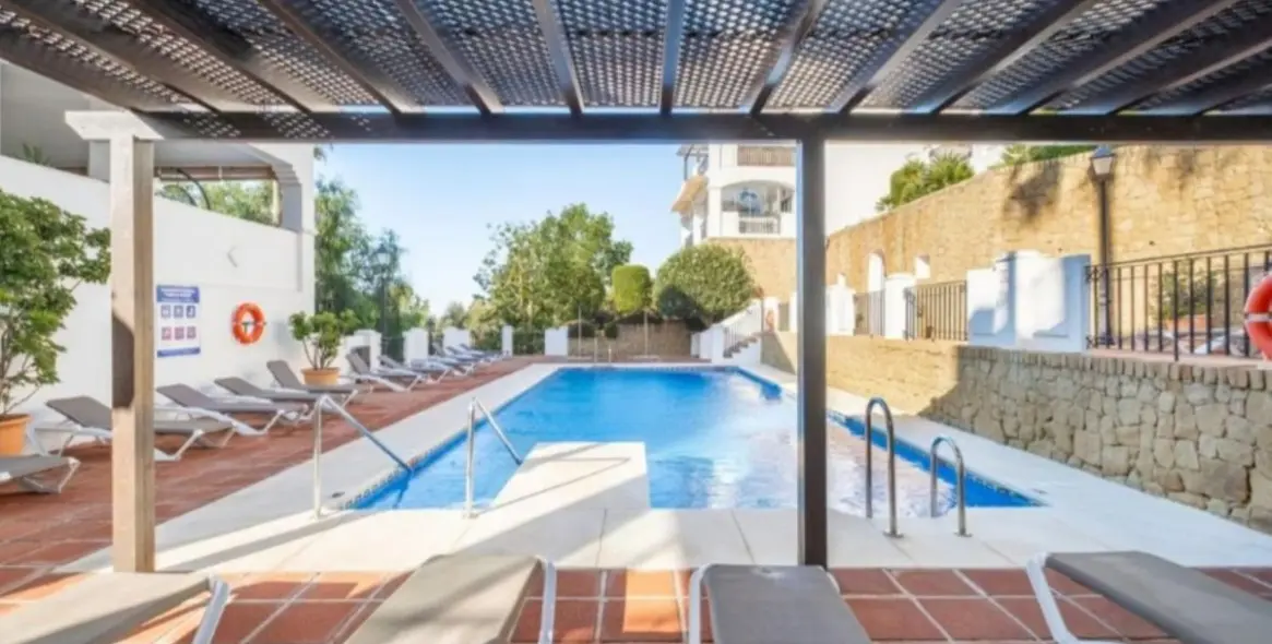 Sale of ground floor apartment in Altos de los Monteros 1