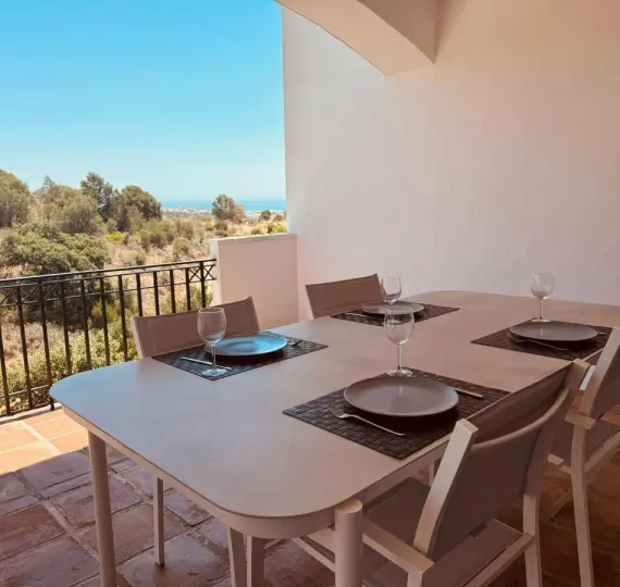 Sale of ground floor apartment in Altos de los Monteros