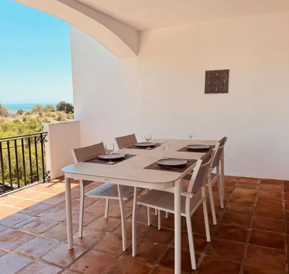 Sale of ground floor apartment in Altos de los Monteros