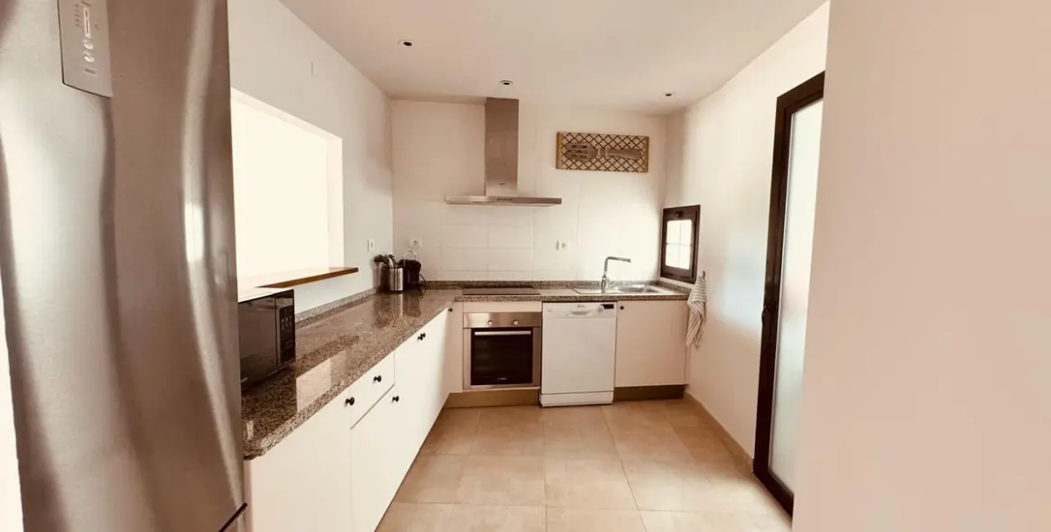 Sale of ground floor apartment in Altos de los Monteros 18