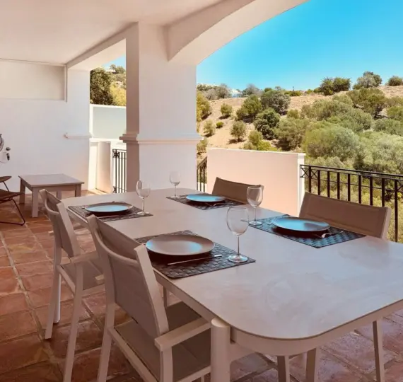 Sale of ground floor apartment in Altos de los Monteros