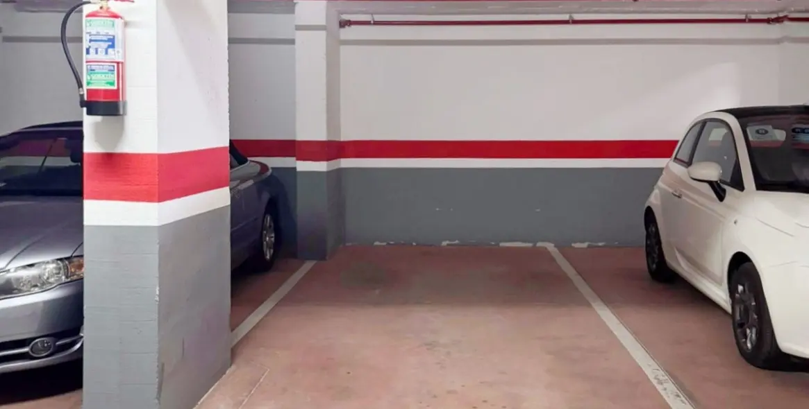 Sale of ground floor apartment in Altos de los Monteros 18