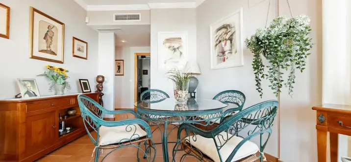 Продажа апартаментов на среднем этаже в Calahonda 3