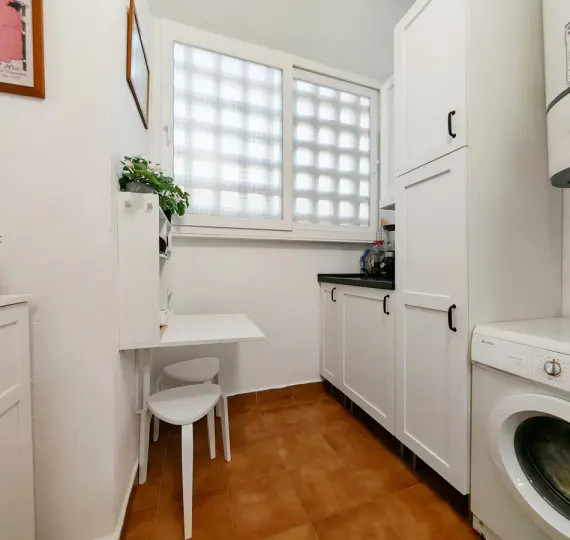 Продажа апартаментов на среднем этаже в Calahonda