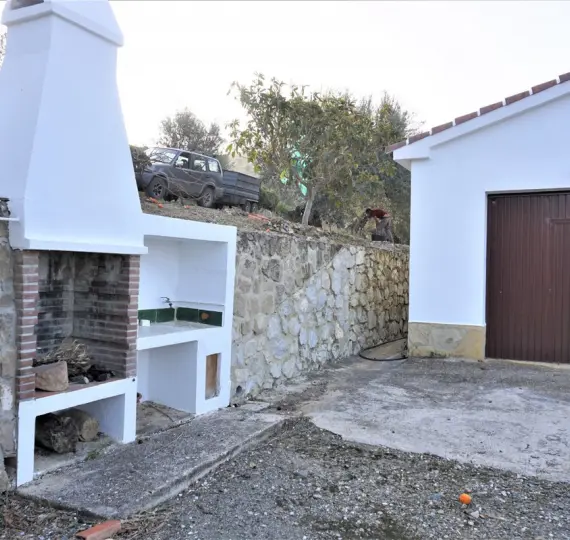Sale of finca - cortijo in Alcaucín