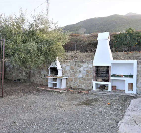 Sale of finca - cortijo in Alcaucín