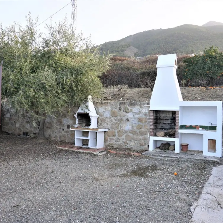 Venta de finca - cortijo en Alcaucín