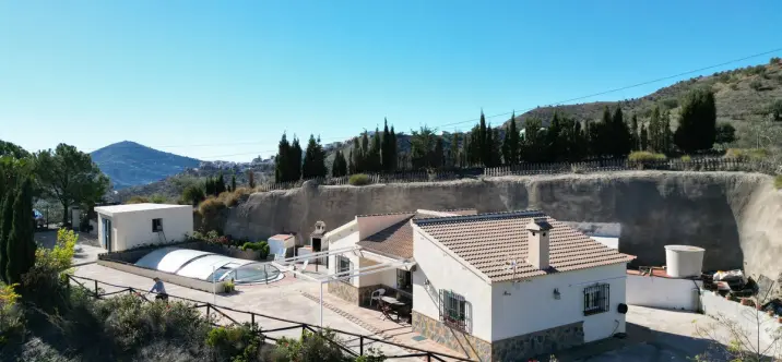 Sale of detached villa in Corumbela 0