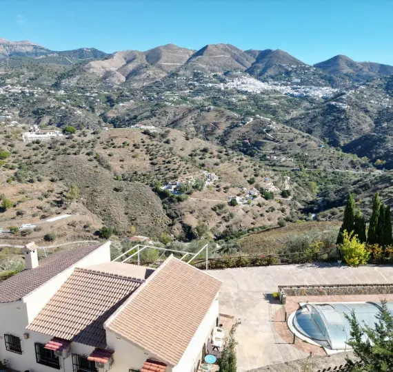 Sale of detached villa in Corumbela