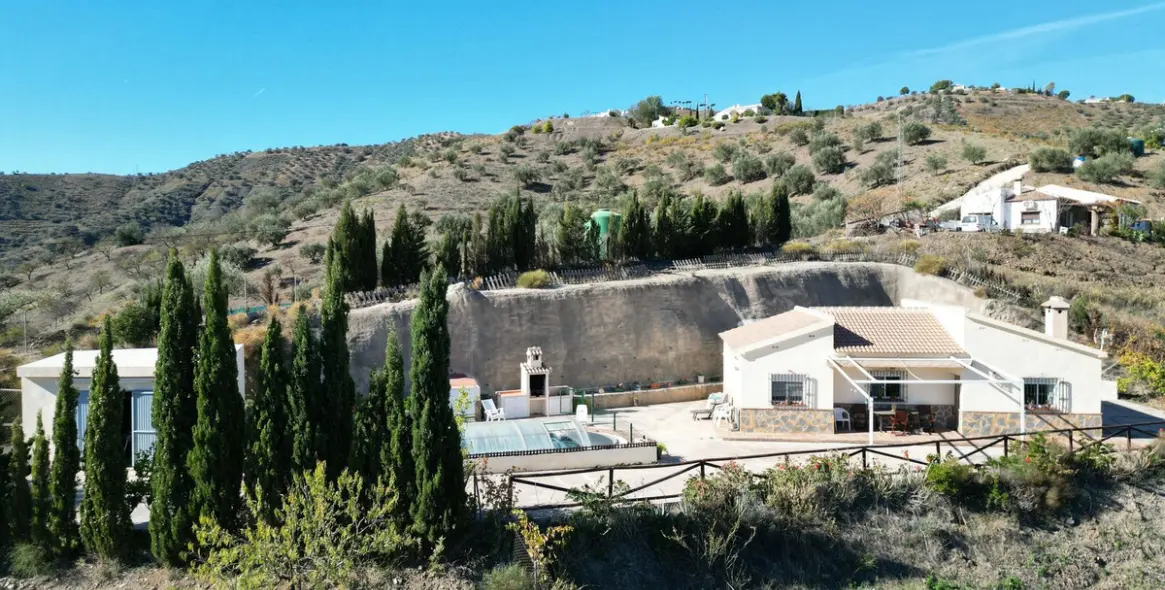 Sale of detached villa in Corumbela 3