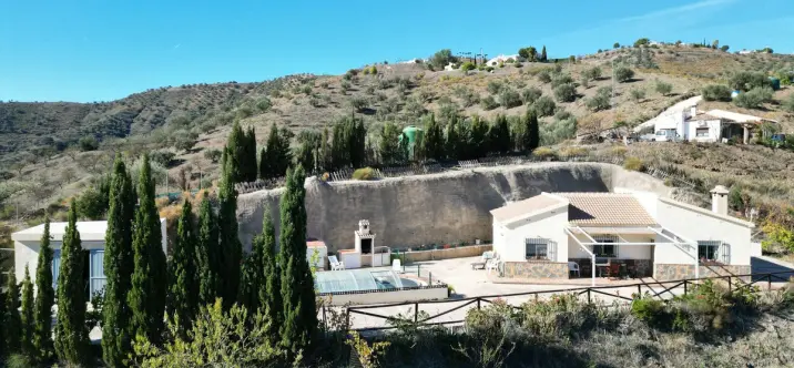 Sale of detached villa in Corumbela 2