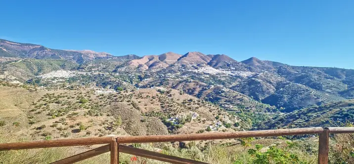 Sale of detached villa in Corumbela 3