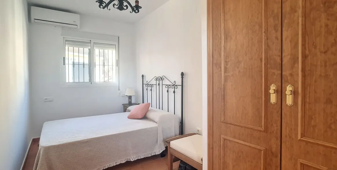 Sale of detached villa in Corumbela 11