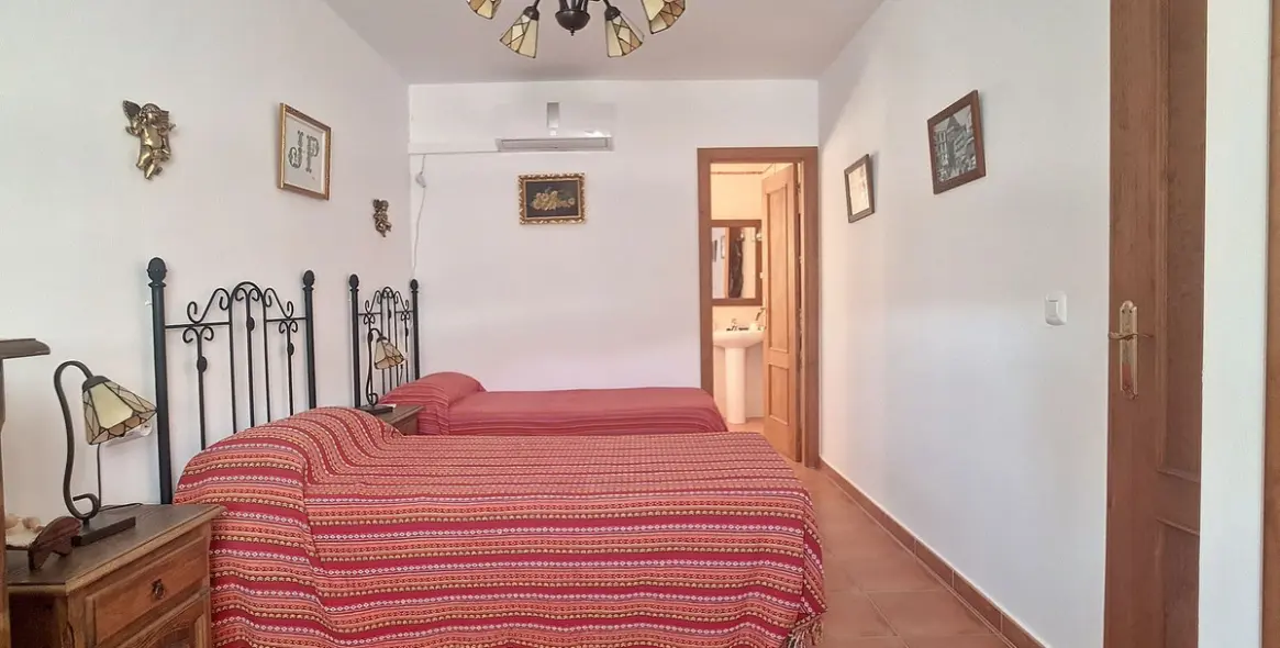 Sale of detached villa in Corumbela 13