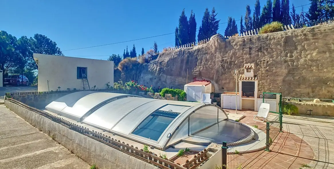 Sale of detached villa in Corumbela 18