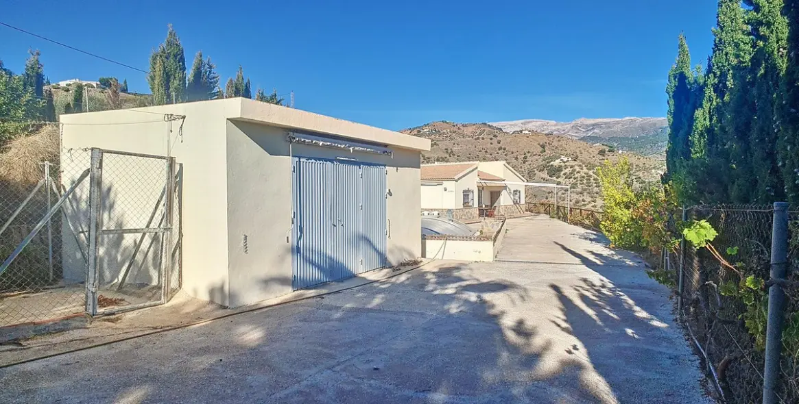 Sale of detached villa in Corumbela 22