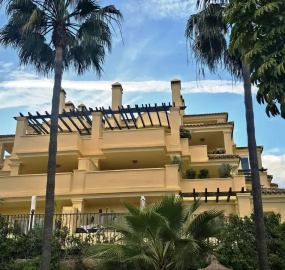 Sale of middle floor apartment in Casares