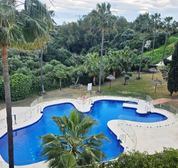 Sale of middle floor apartment in Casares