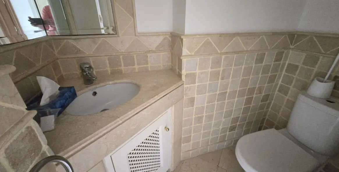 Продажа апартаментов на среднем этаже в Casares 11