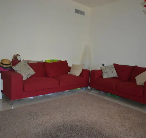 Sale of middle floor apartment in Estepona